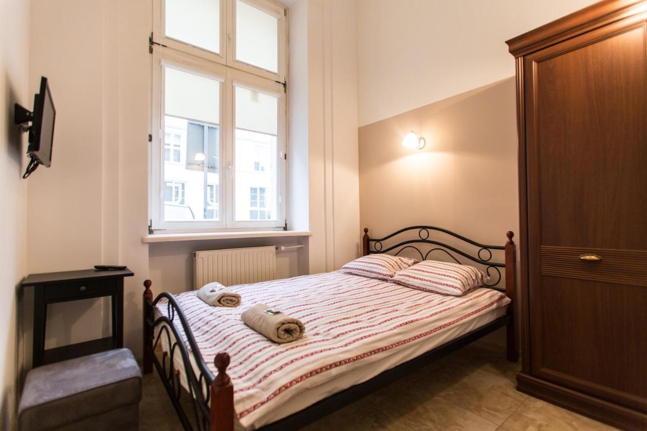 Puffa Hostel Lux Warszawa Eksteriør billede
