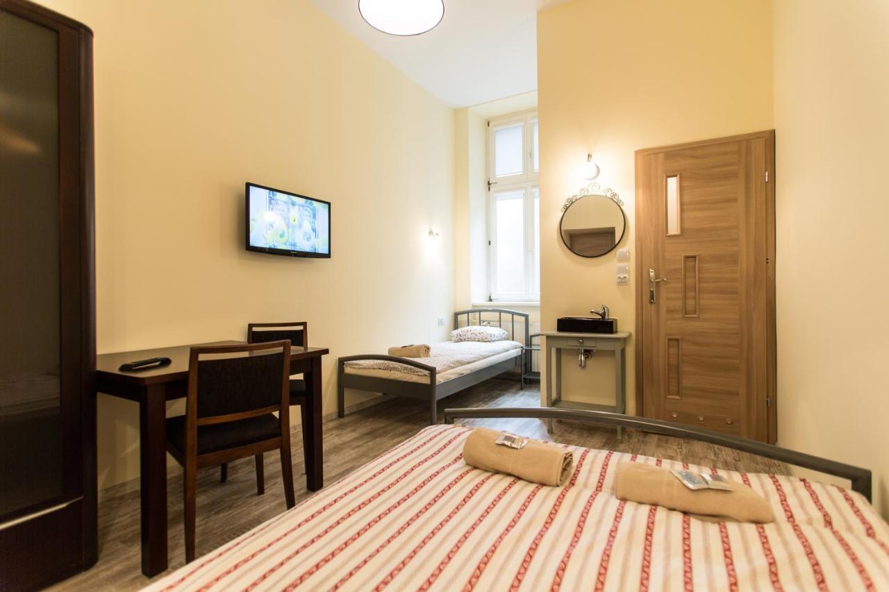 Puffa Hostel Lux Warszawa Eksteriør billede