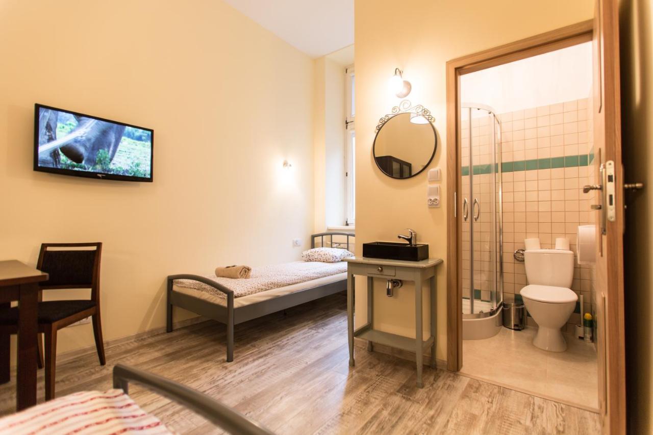 Puffa Hostel Lux Warszawa Eksteriør billede