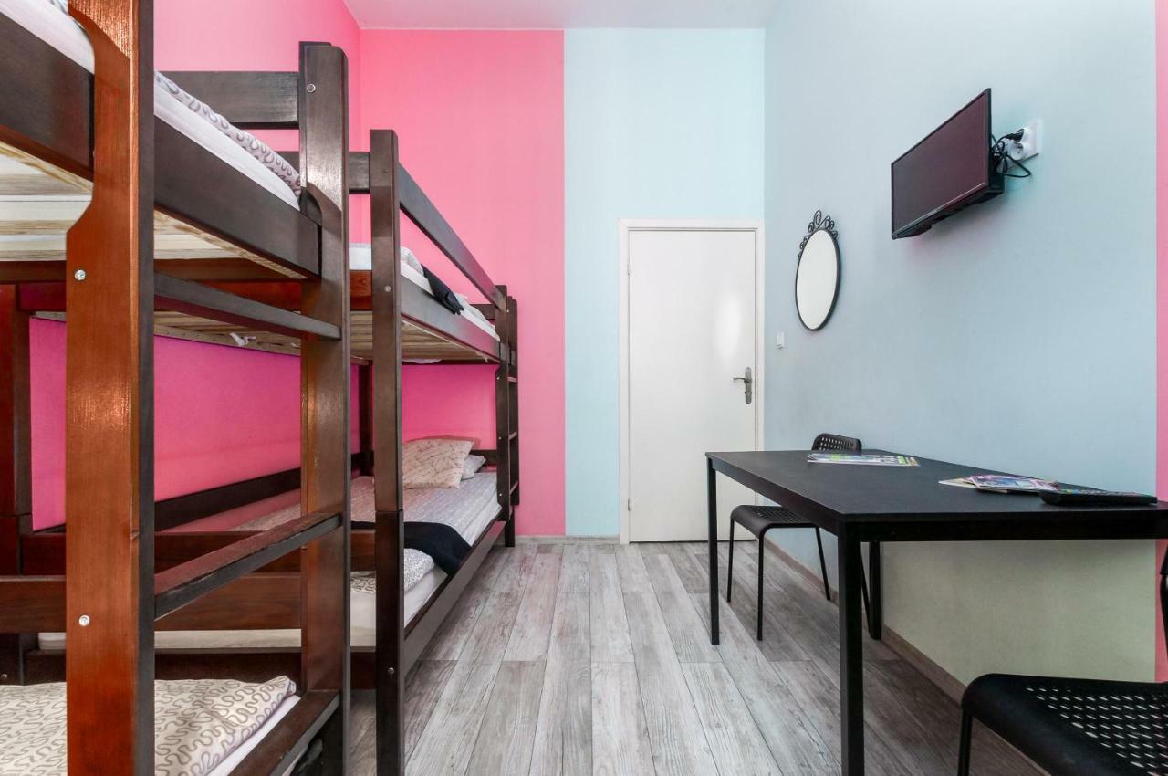 Puffa Hostel Lux Warszawa Eksteriør billede